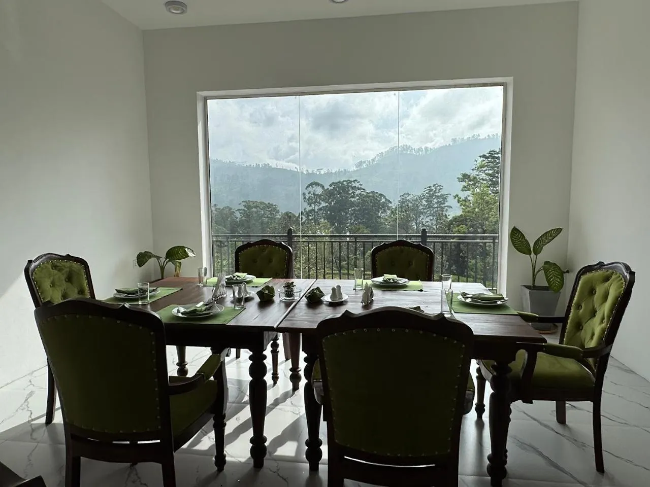 Tea Hills Lake Hatton Resort